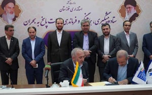 قرارداد پیاده‌سازی فیبر نوری مبین‌نت در شهر دزفول به امضا رسید