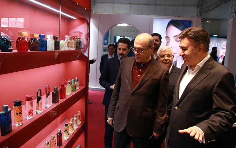 ضرورت مقابله با کالاهای غیراستاندارد قاچاق و توسعه اقتصاد کازمتیک