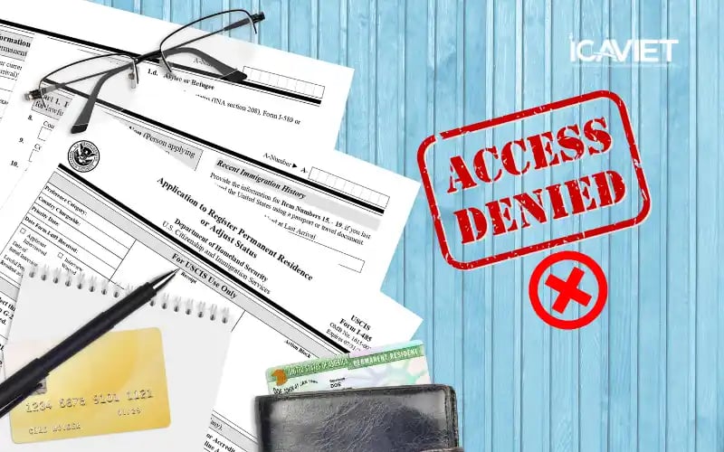 Cha mẹ ở Mỹ quá hạn visa du lịch thì có chuyển diện được không?