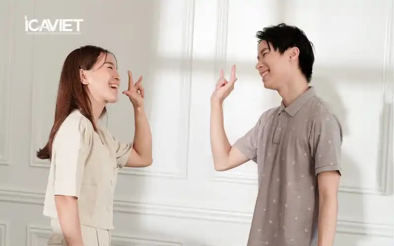 Hai người không nói cùng ngôn ngữ có bị USCIS nghi ngờ không?