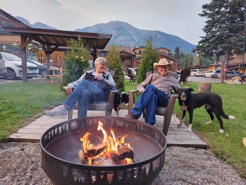 Rundle Mountain Lodge