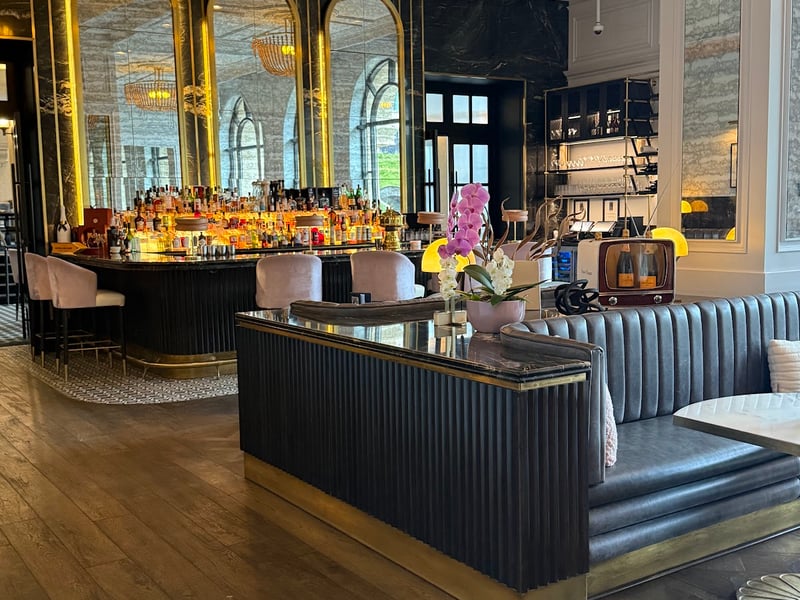 Fairview Bar & Restaurant