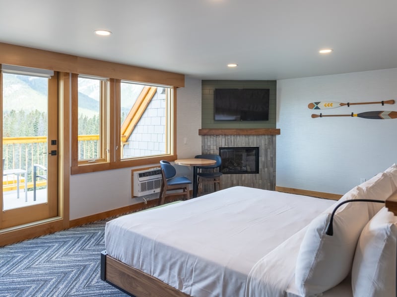 Hotel Canoe and Suites