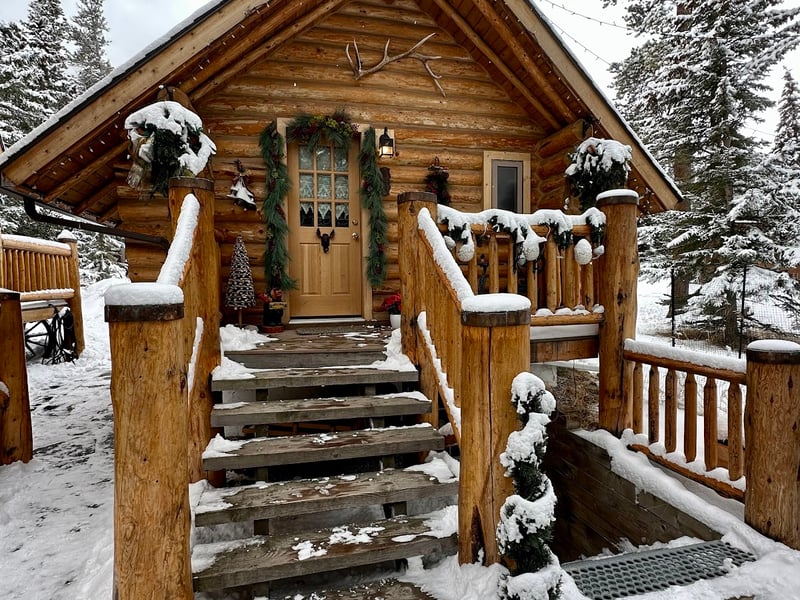 Banff Log Cabin Guesthouse
