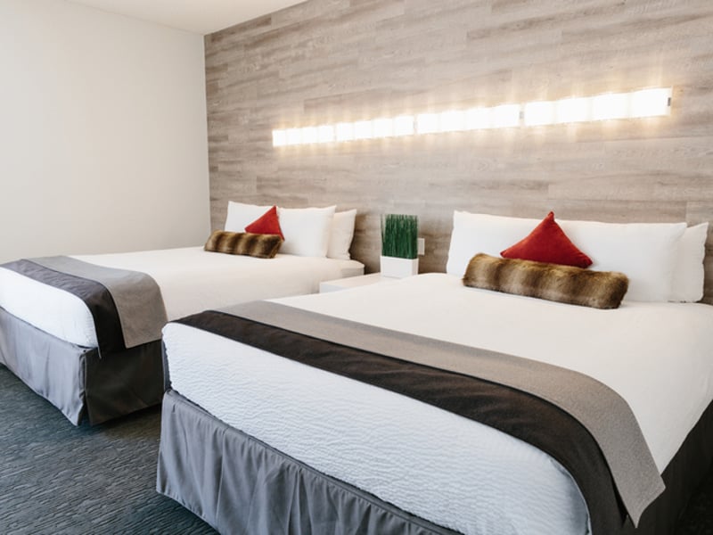 Elk + Avenue Hotel