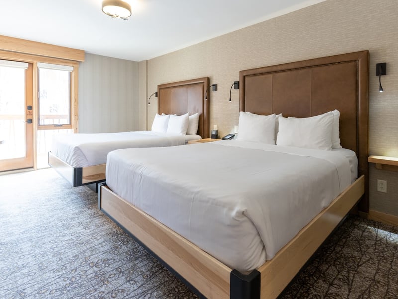Moose Hotel & Suites