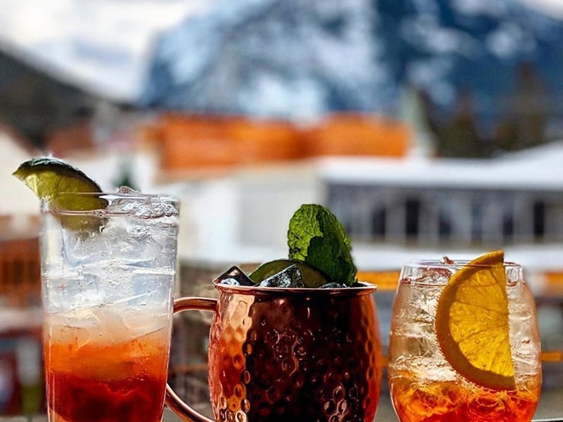 Elk & Oarsman Restaurant & Sports Bar