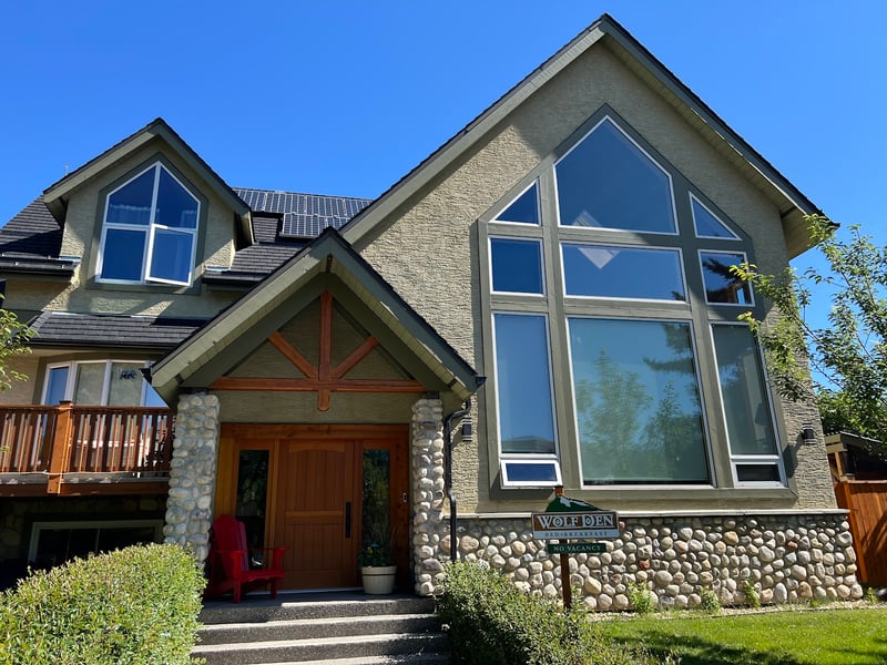 Wolf Den Bed & Breakfast