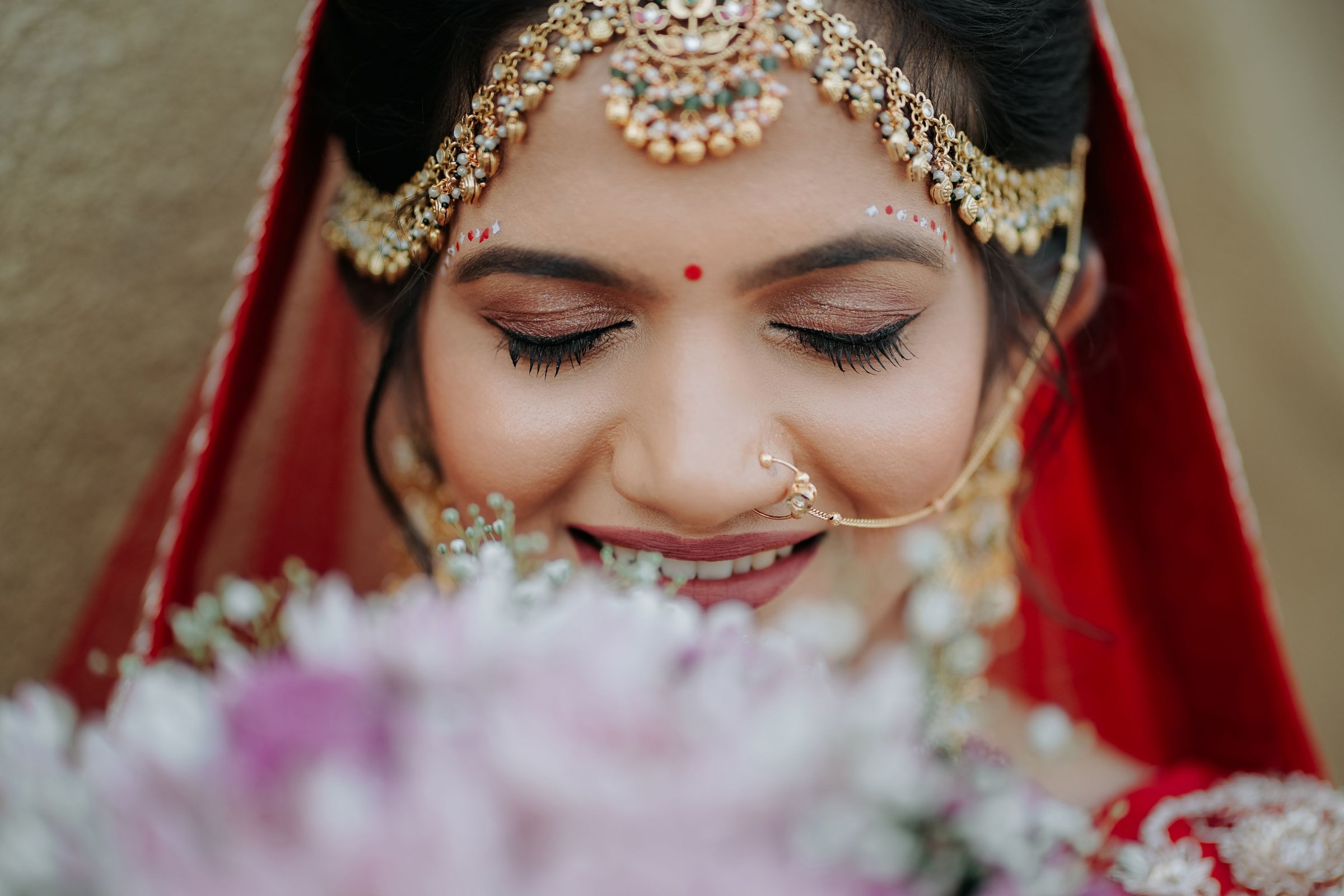 Bridal details: maang tikka and roses