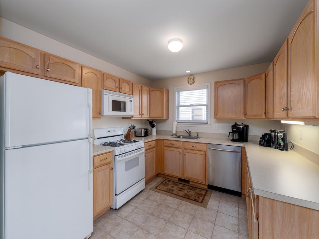 324 E 23rd A