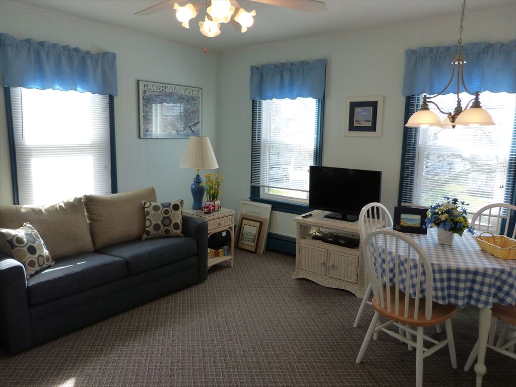 Corner Cottage Unit 1