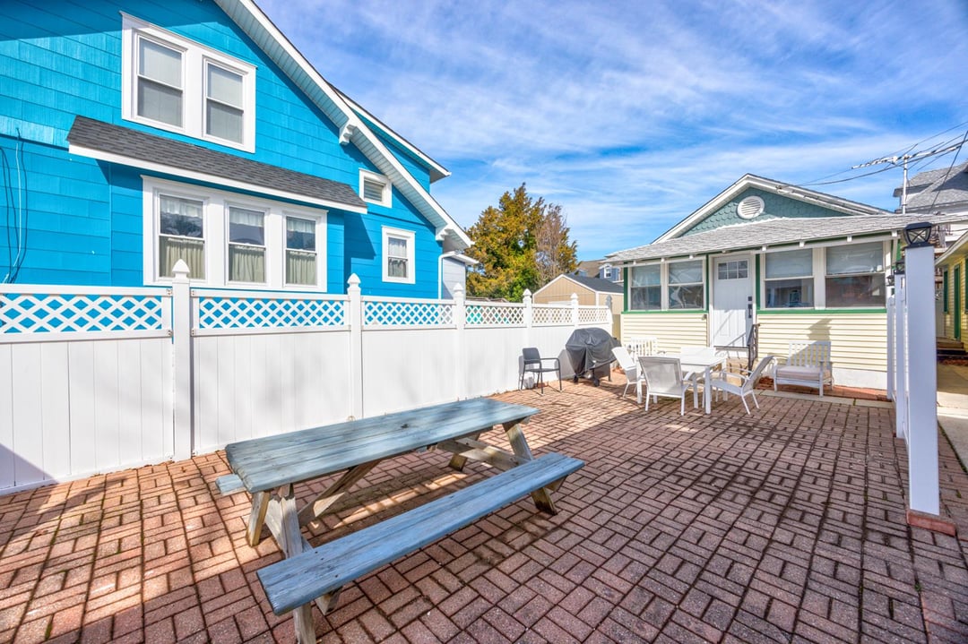 129 W. Pine Ave B