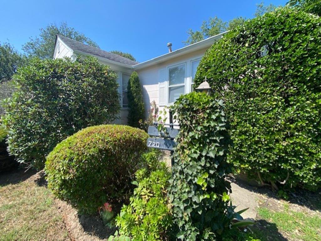 720 Maple Ave.
