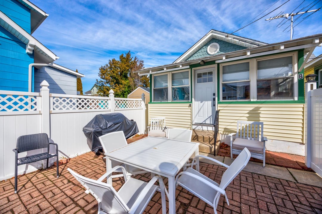 129 W. Pine Ave B