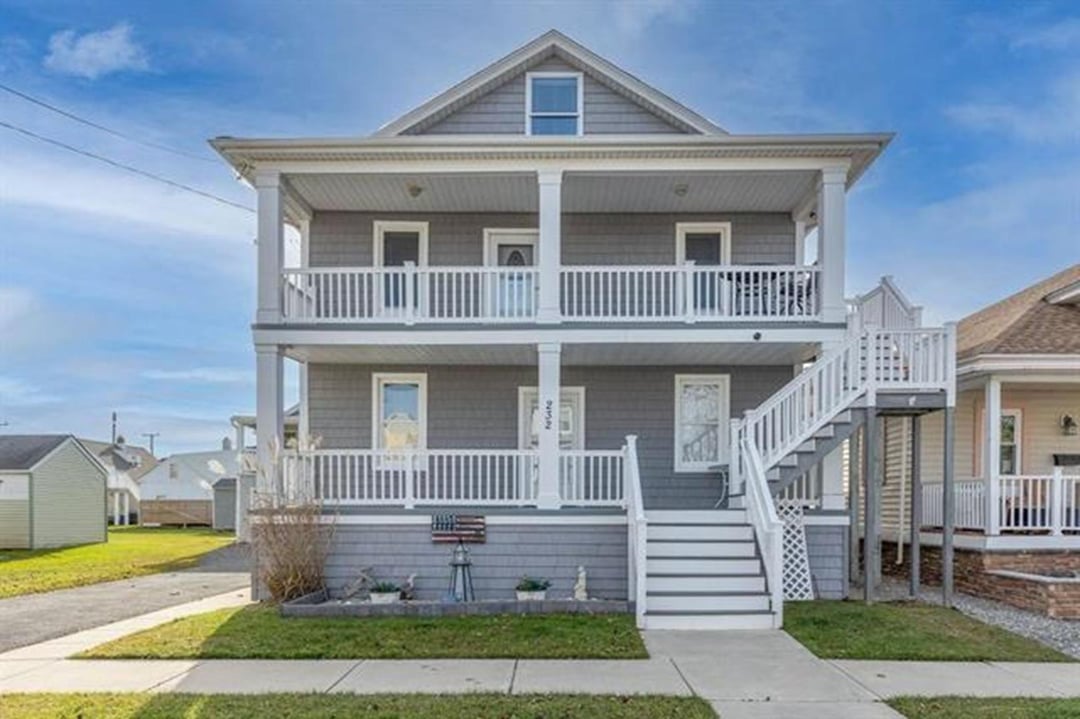 232 E 19th B