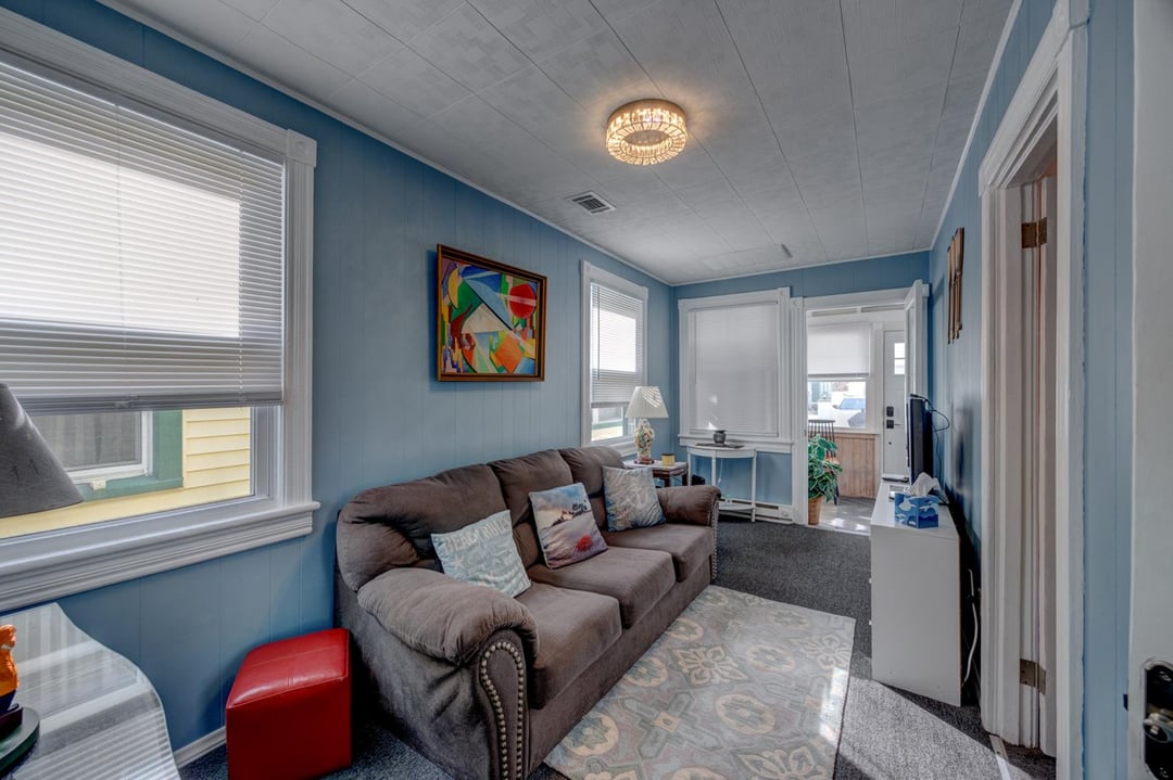 129 W. Pine Ave B