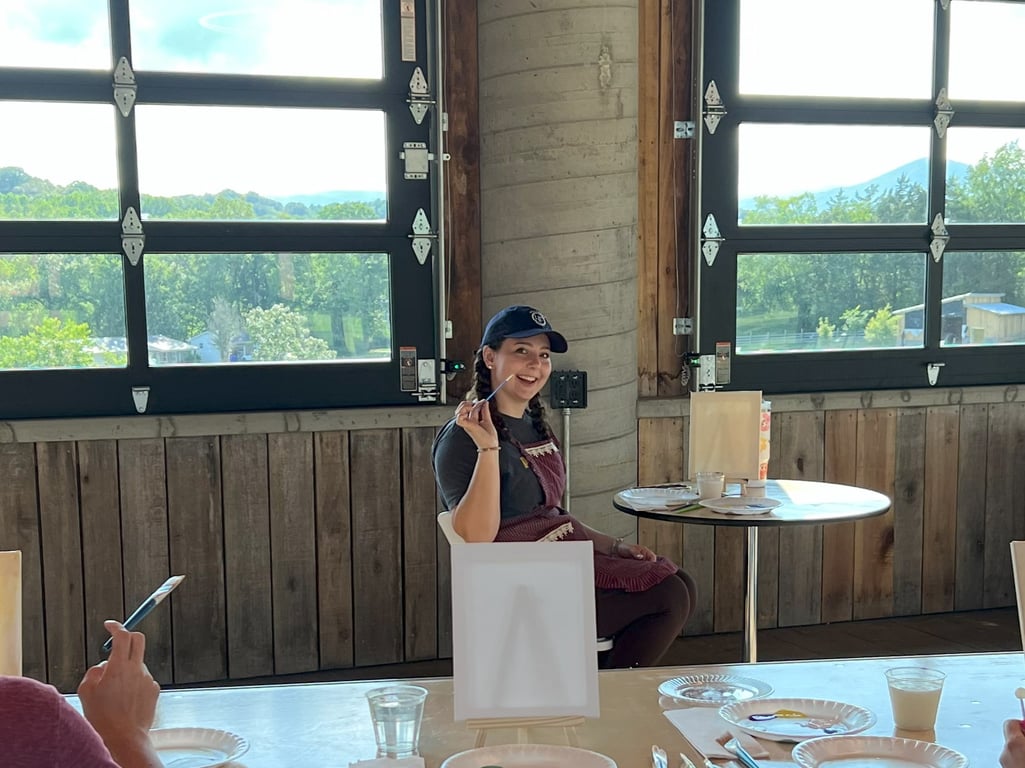 Artist Ella Roesner teaching a class