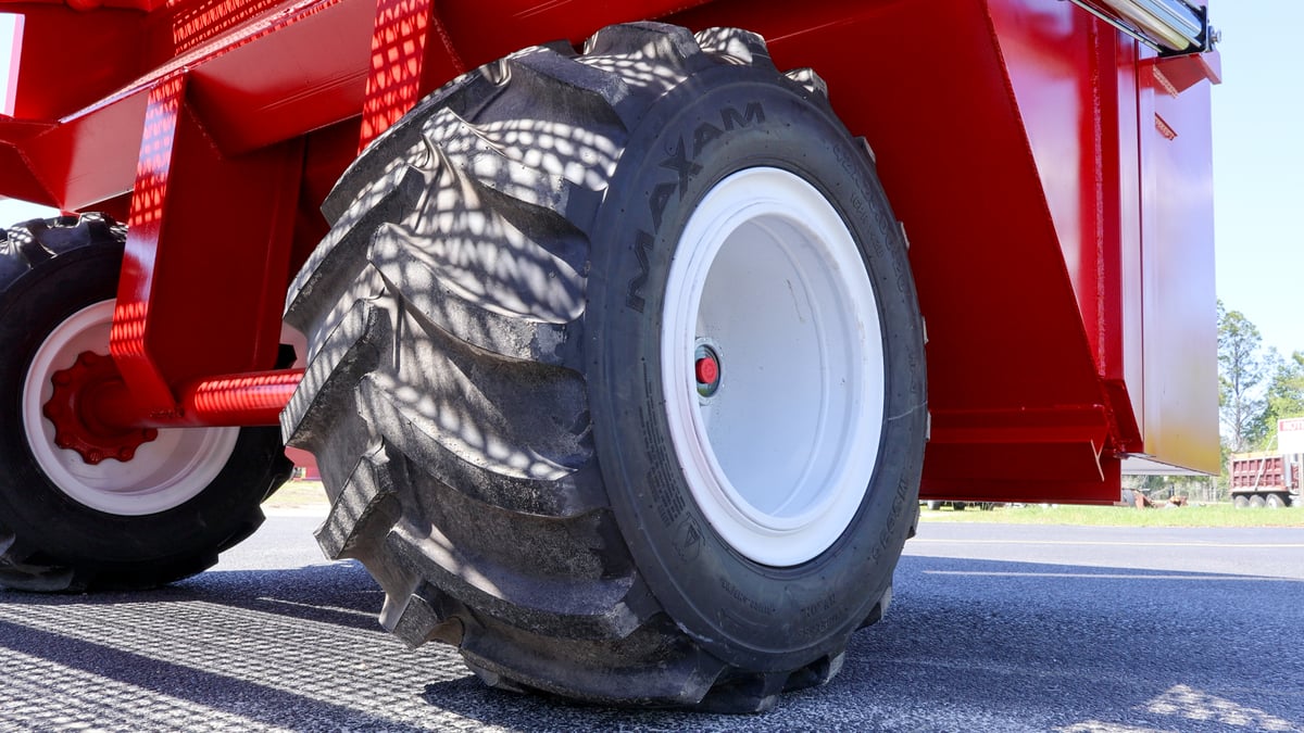Close up of the Rootster's tire