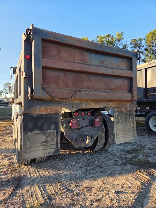 2000 International 4900, image 4