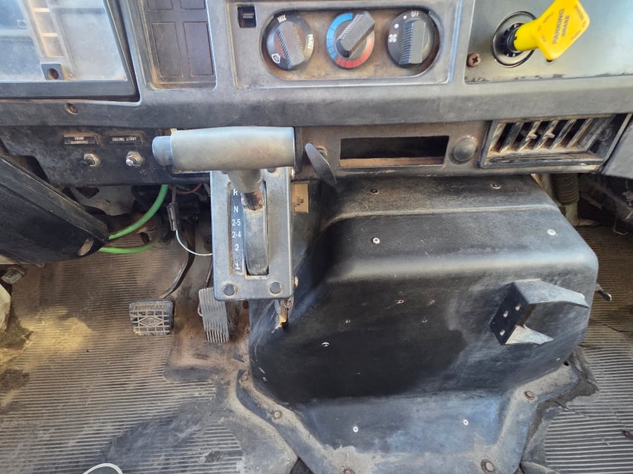 2000 International 4900, image 18