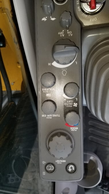 2022 John Deere 210G LC, image 8