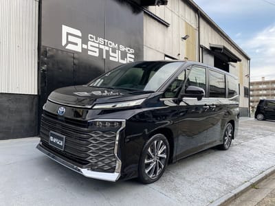 Toyota Voxy Hybrid S - Z