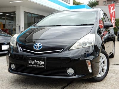 Toyota Prius Alpha G LED