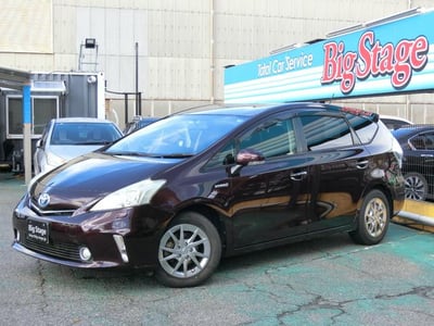 Toyota Prius Alpha S tune black