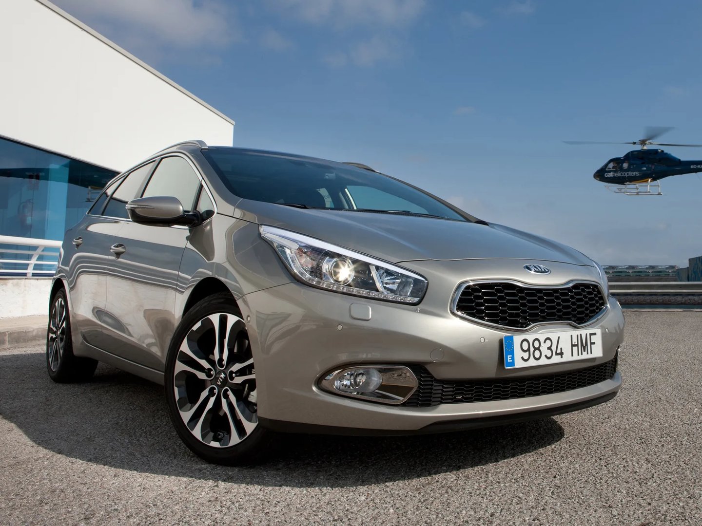 Kia_Ceed_2_generation__Estate_5-door__11.jpg