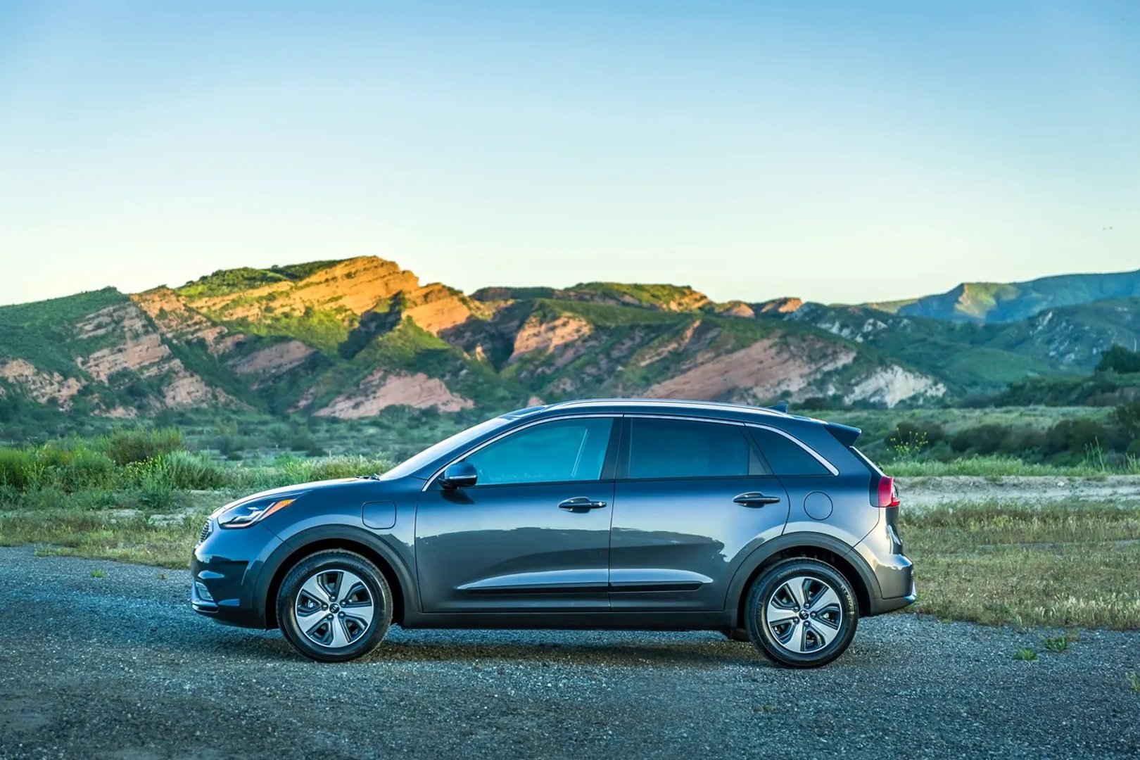Kia_Niro_1_generation__SUV_5-doors__6.jpg