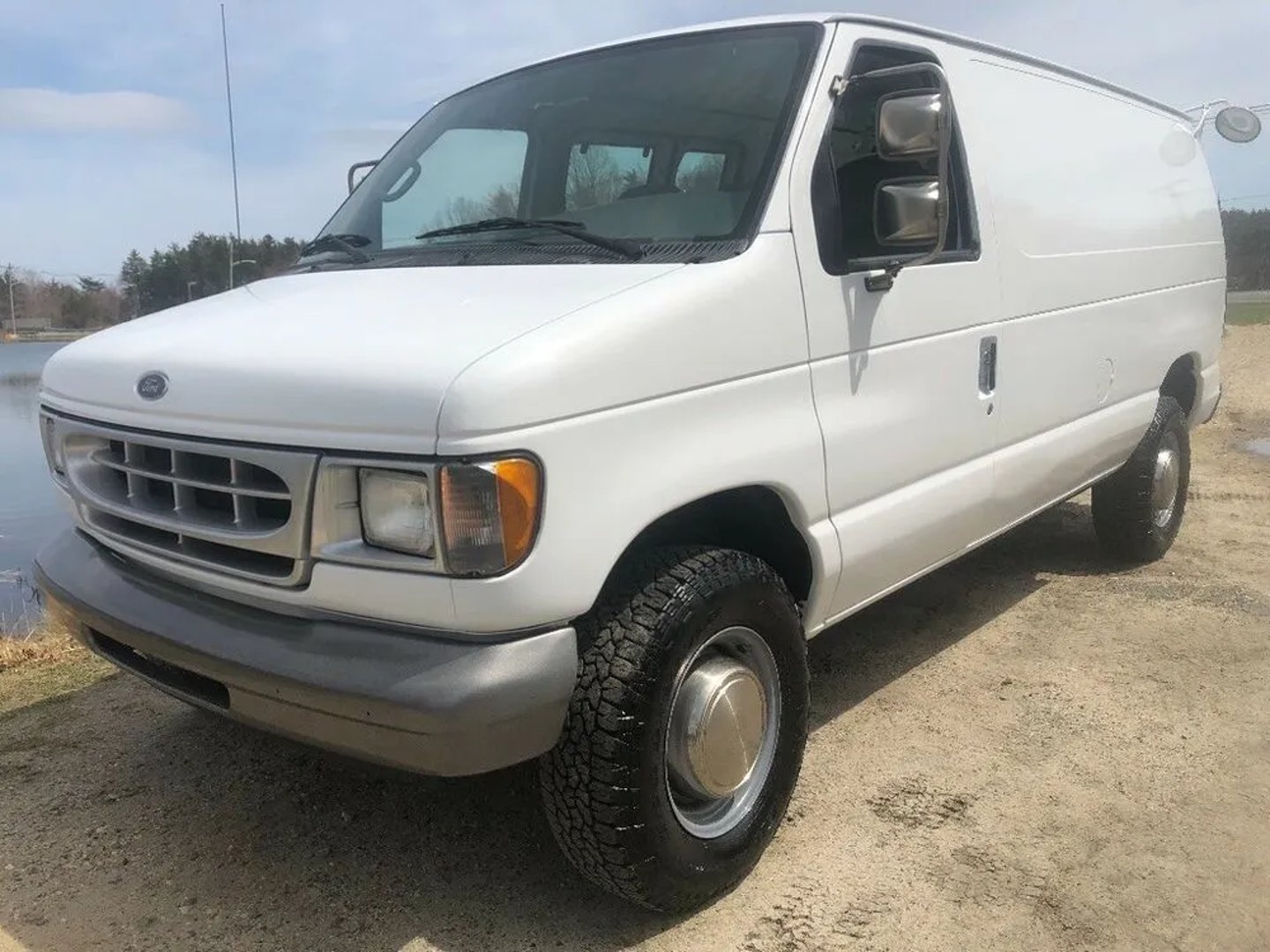 Ford_Econoline_4_generation_restyling_2__Van__2.jpg