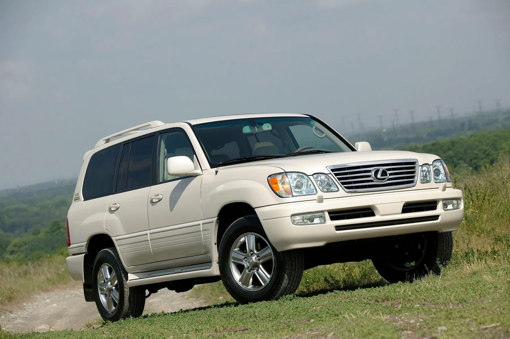 Lexus_LX_2_generation_restyling__SUV_5-doors__6.jpg