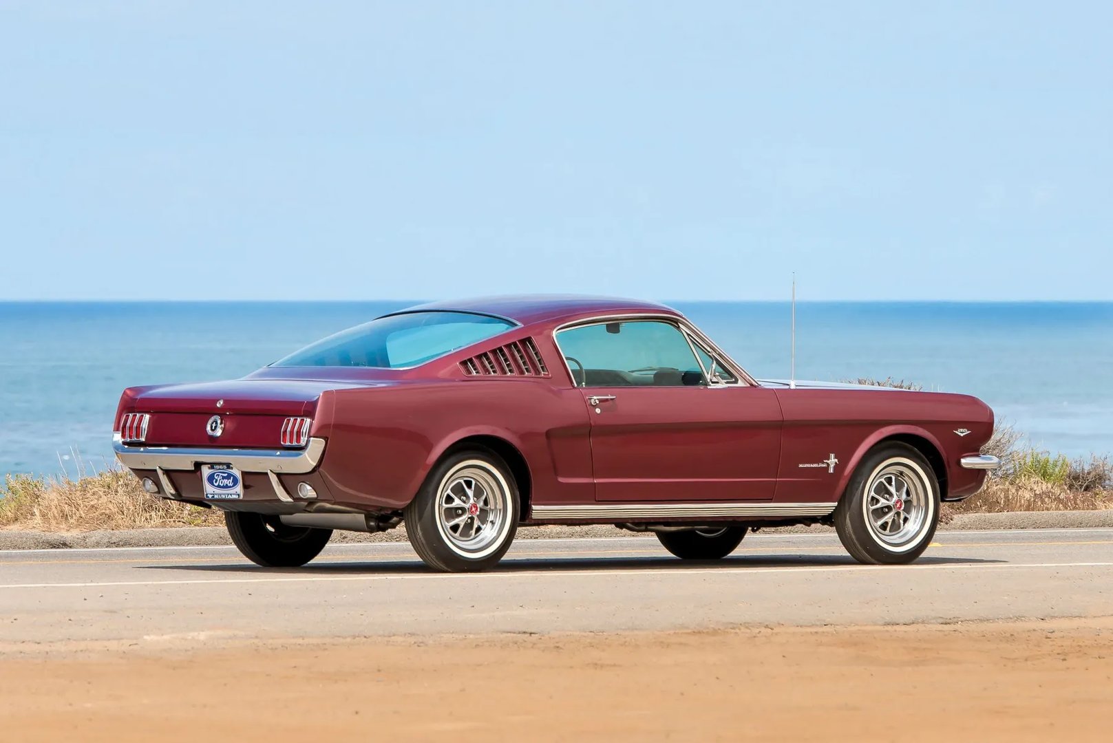 Ford_Mustang_1_generation__Fastback__1.jpg