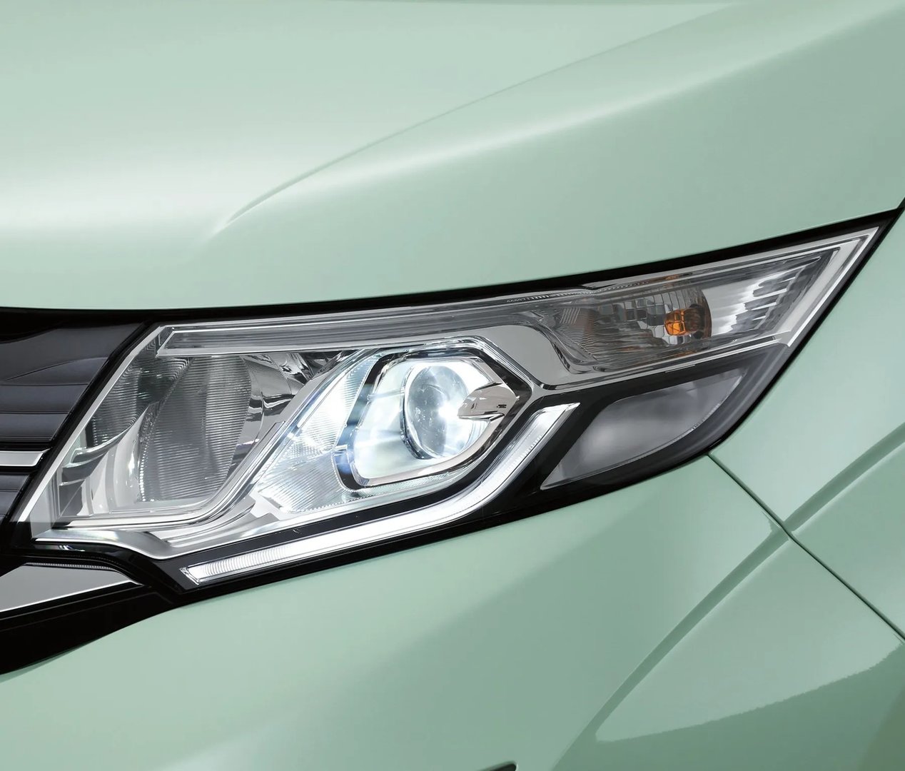 Honda_Stepwgn_5_generation_restyling__Minivan__6.jpg