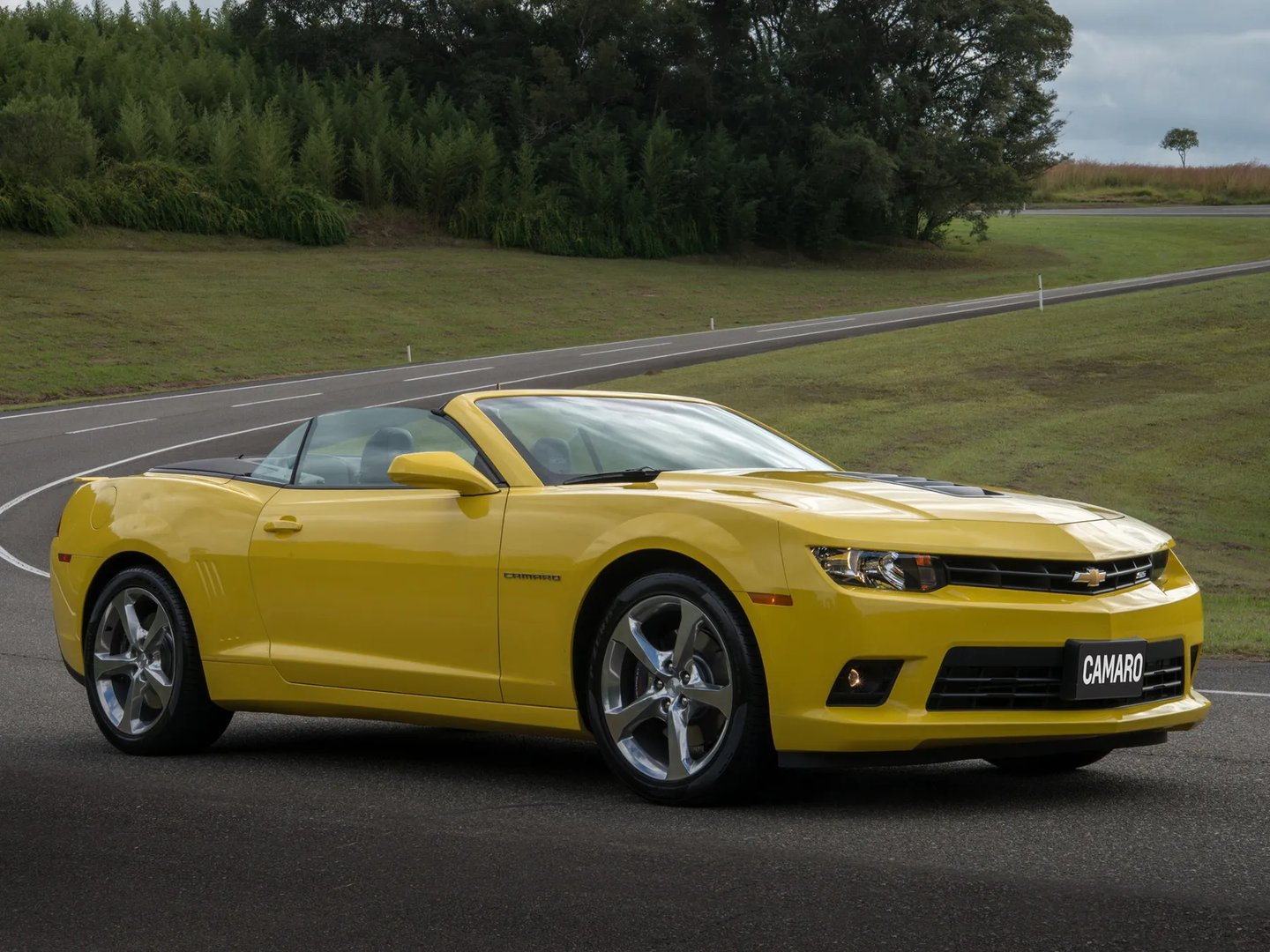 Chevrolet_Camaro_5_generation_restyling__Cabrio__10.jpg
