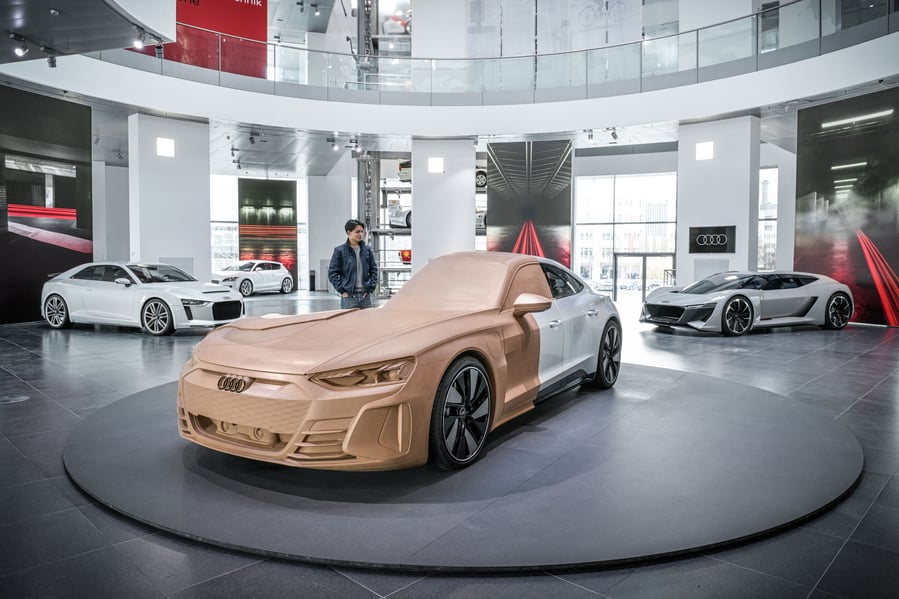 Ausstellungsansicht von Design Legenden im Audi Forum Ingolstadt