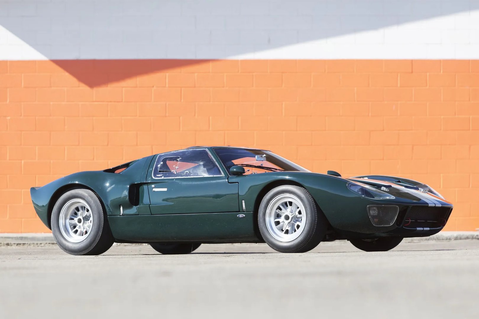 Ford_GT40_1_generation__Coupe__8.jpg
