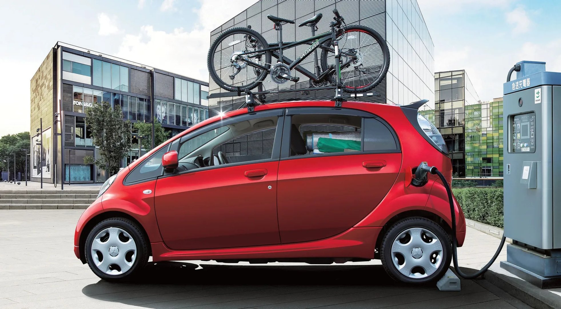 Mitsubishi_i-MiEV_1_generation_restyling_1__Mini_5-doors__1.jpg