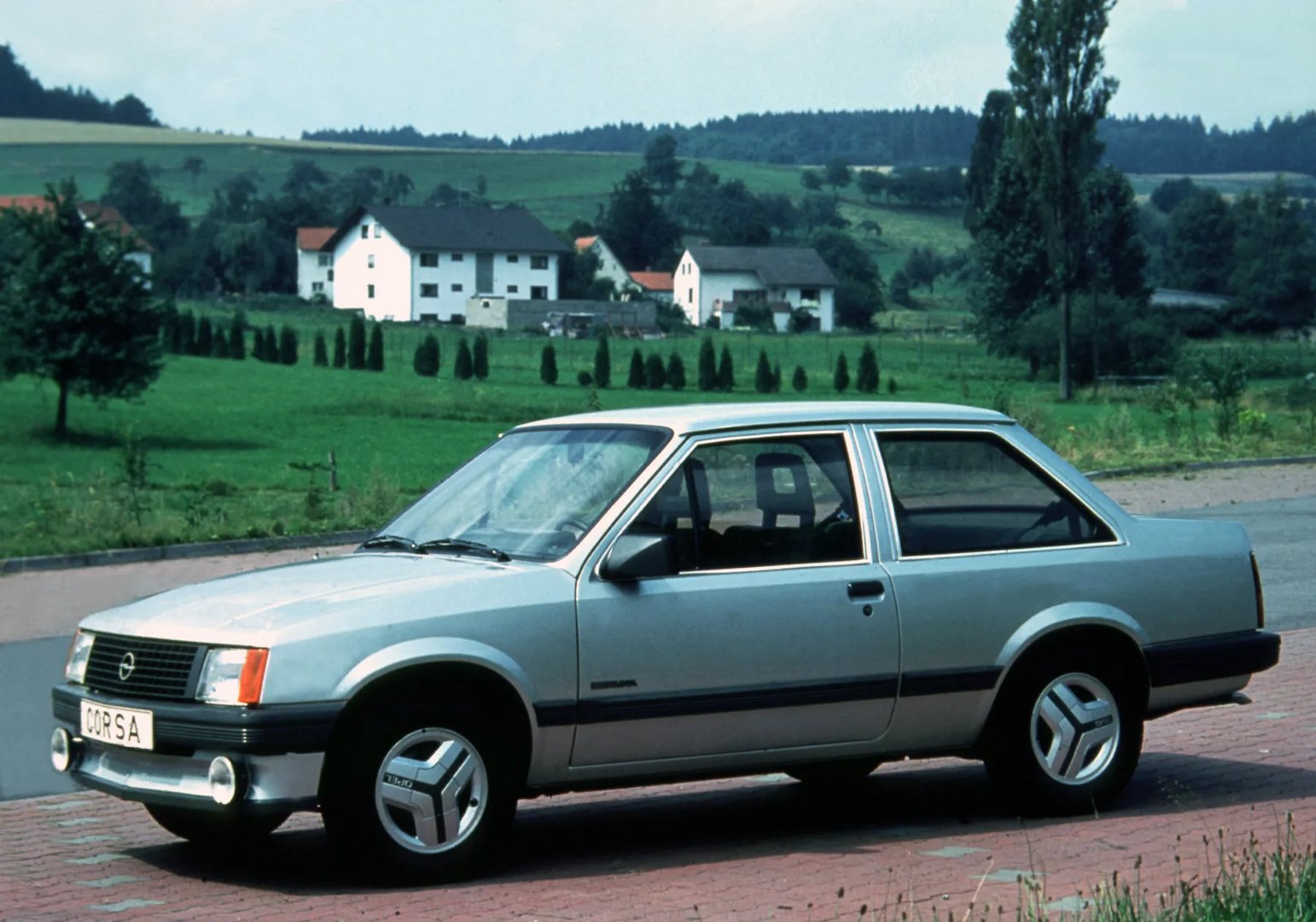 Opel_Corsa_1_generation__Coupe__2.jpg
