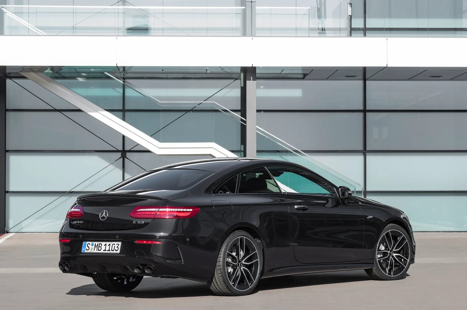Mercedes_E-Class_AMG_5_generation__Coupe__13.jpg