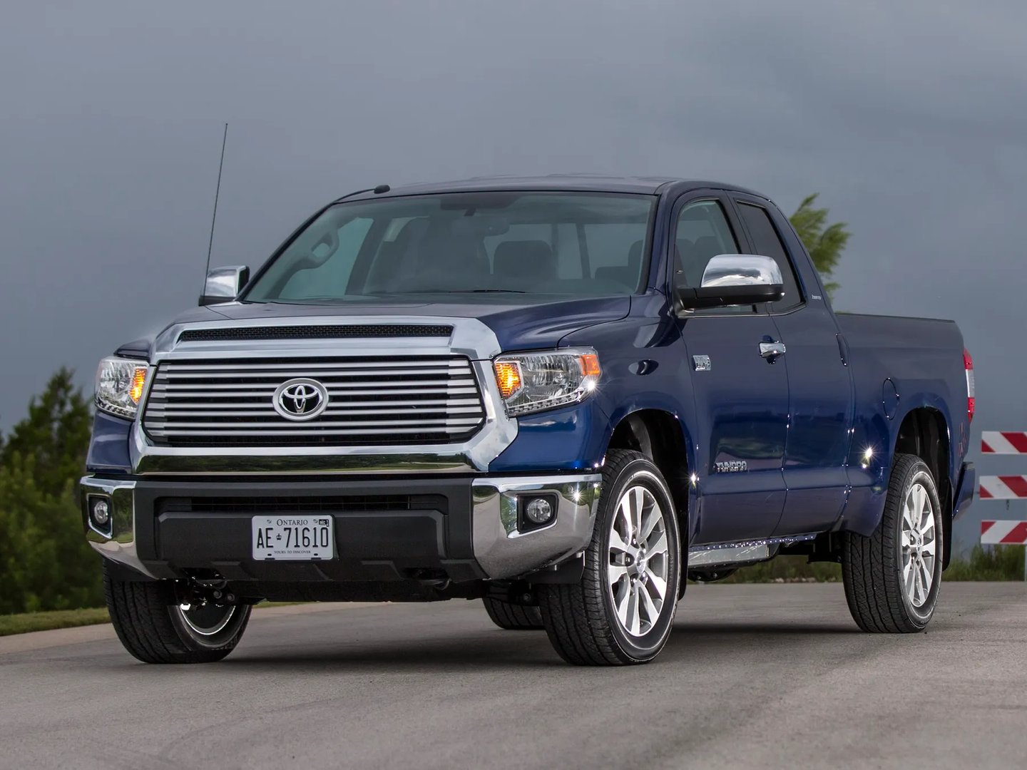 Toyota_Tundra_2_generation_restyling__Pickup_1.5-cab__1.jpg