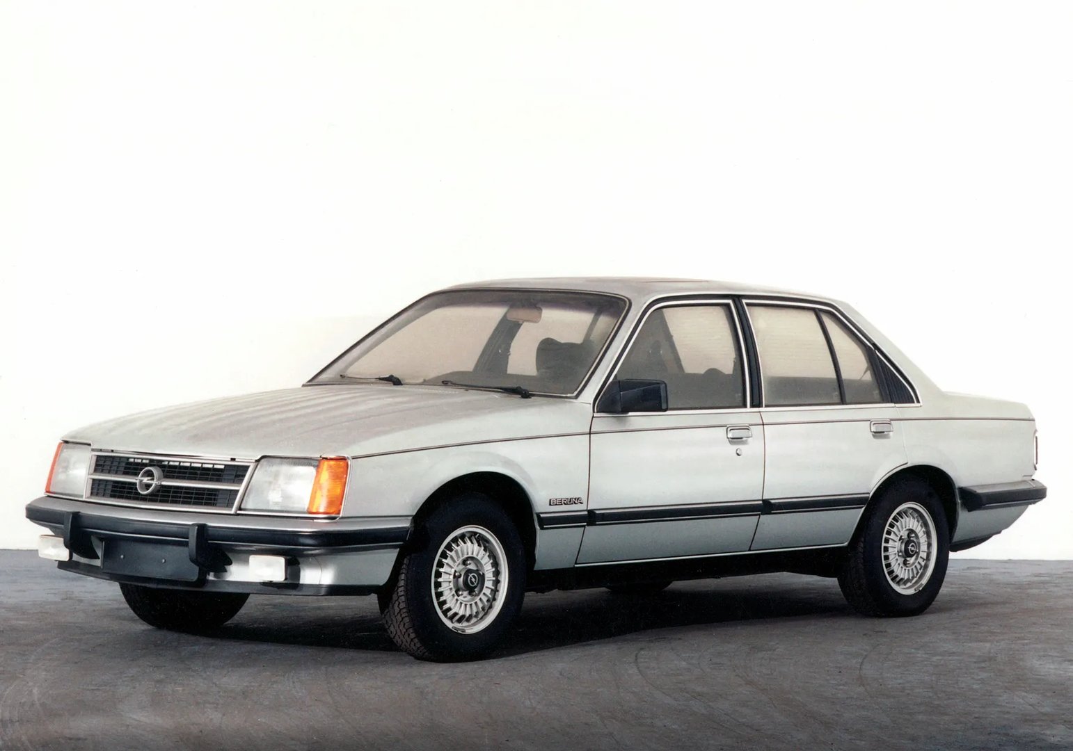 Opel Commodore 3 generation  Sedan