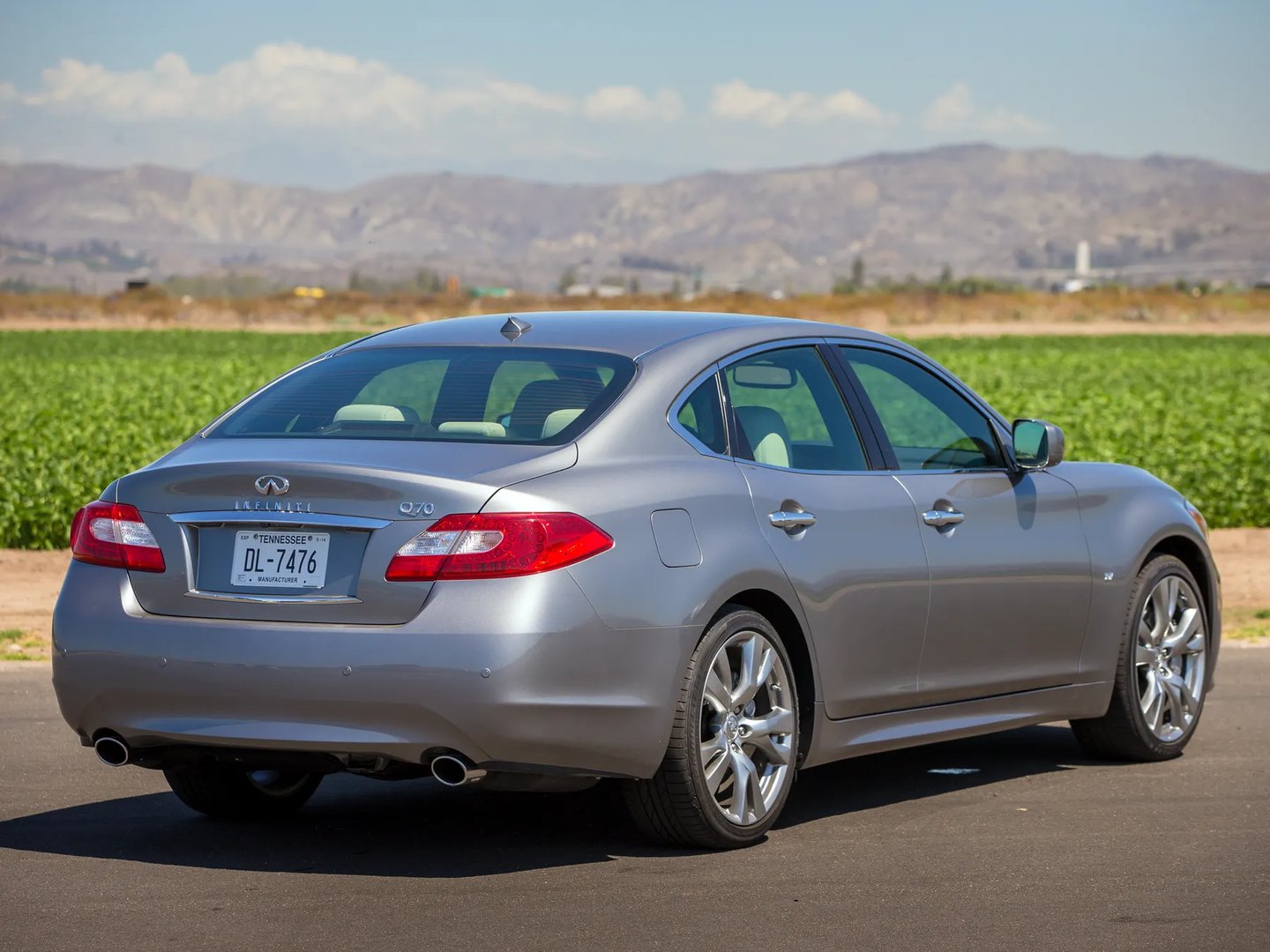 Infiniti_Q70_1_generation__Sedan__10.jpg