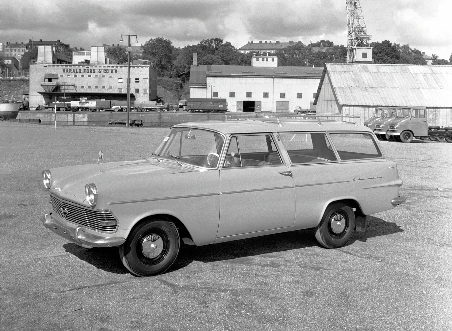 Opel_Olympia_5_generation_restyling__Estate_3-door__6.jpg