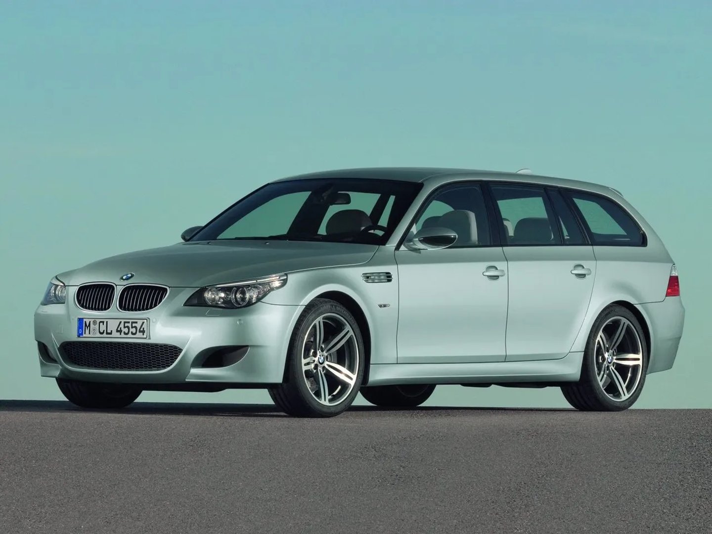 BMW M5 4 generation  Estate 5-door