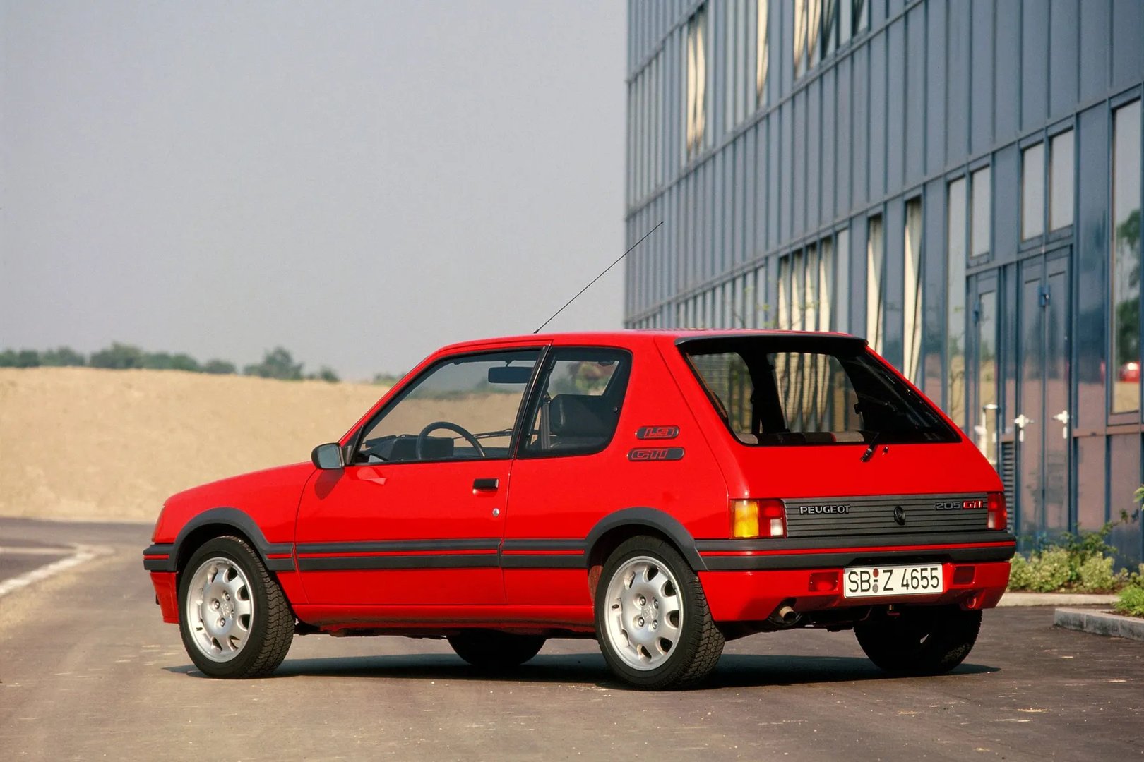 Peugeot_205_GTi_1_generation__Hatchback_3-door__3.jpg