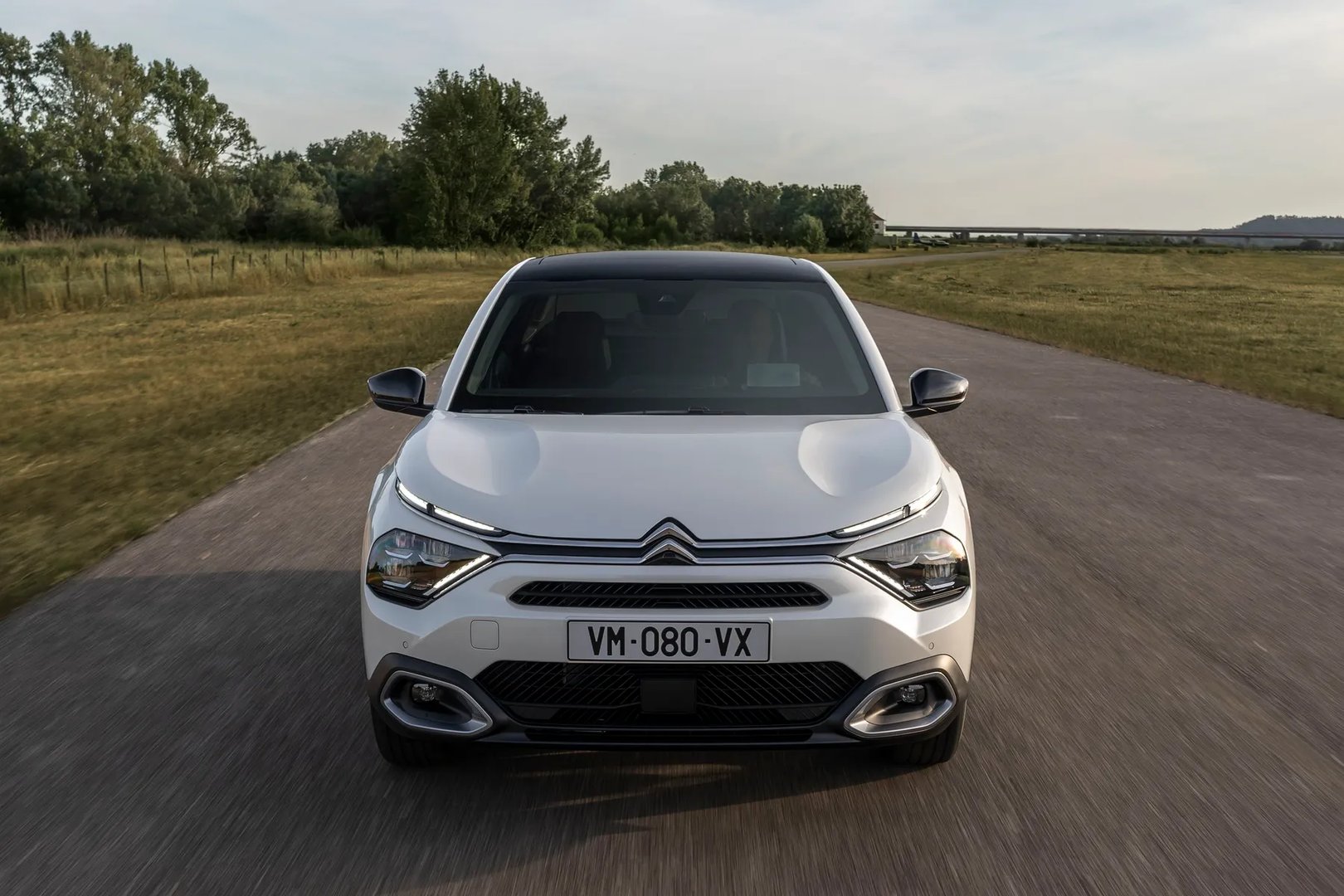 Citroen_C4_X_1_generation__SUV_Coupe__5.jpg