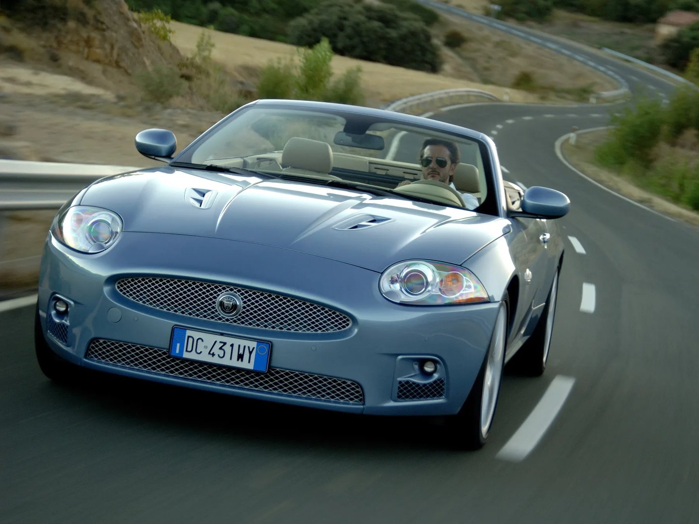 Jaguar_XKR_2_generation__Cabrio__2.jpg