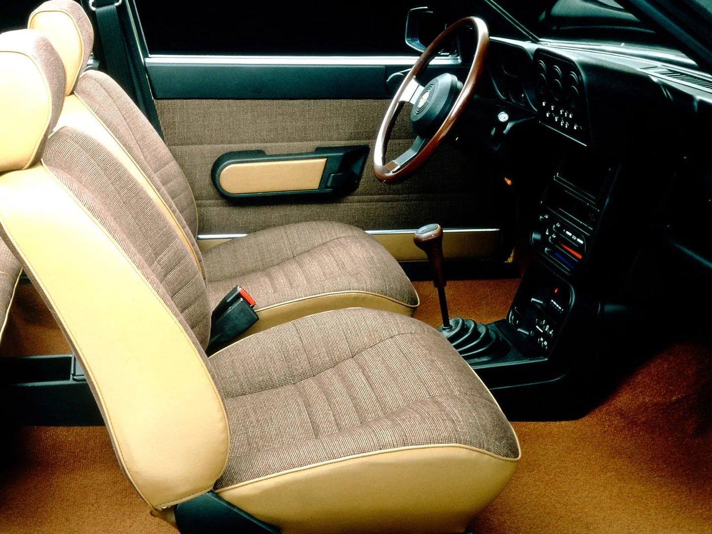 Alfa Romeo_33_1_generation__Estate_5-door__8.jpg