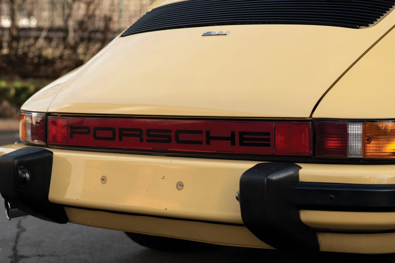 Porsche_911_2_generation__Coupe__12.jpg
